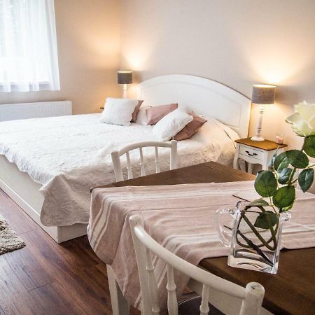 Feliz Apartman Гюла Екстериор снимка